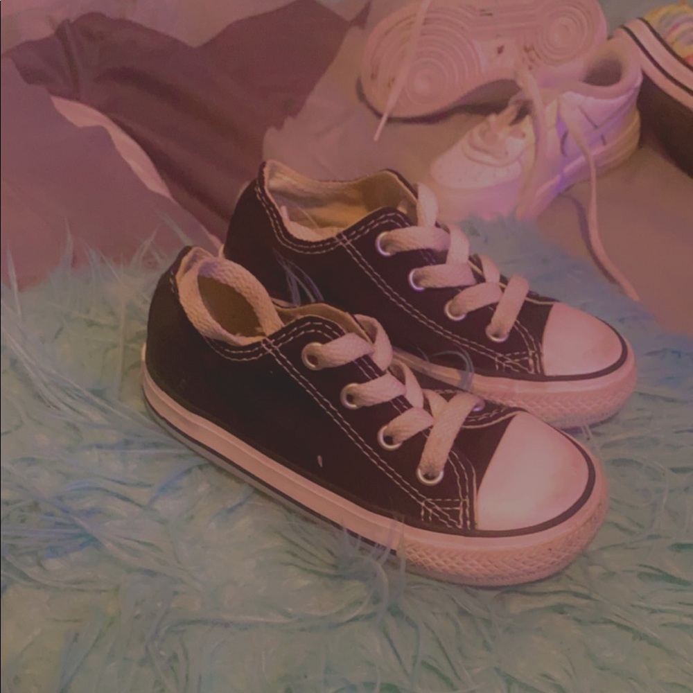 Black low top chucks